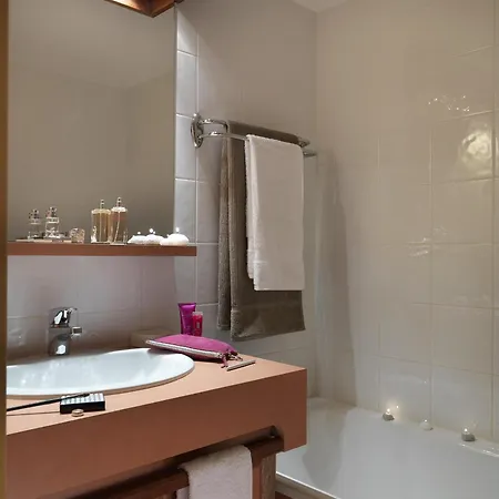 Abrineige Tourotel Apartman *