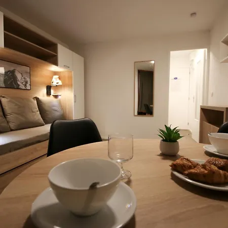 Abrineige Tourotel Apartman *